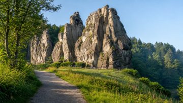 Kurzurlaub im Teutoburger Wald: Externsteine, Detmold und ruhige Wandertage planen