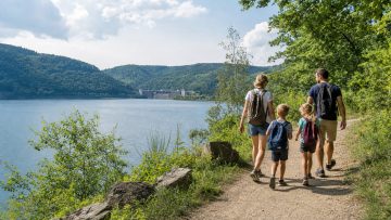 Familienausflug an den Edersee: Wildpark, Staumauer und entspannte Wege planen