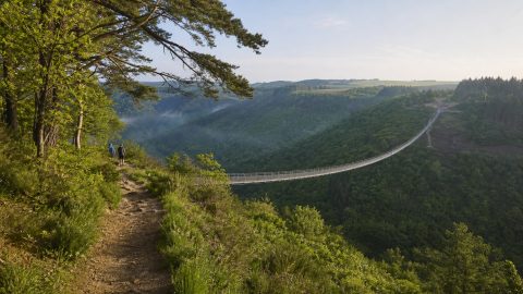 Kurzurlaub im Hunsrück: Geierlay, Idar-Oberstein und ruhige Wandertage planen