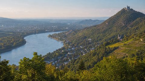 Wochenendtrip ins Siebengebirge: Drachenfels, Rheinblick und entspannte Wandertage planen