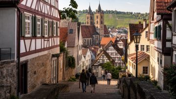 Esslingen am Neckar: Stadt-Ratgeber für Altstadt, Burg und Weinberge