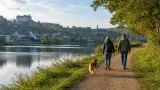 Urlaub mit Hund im Lahntal: Weilburg, Runkel und entspannte Uferwege planen