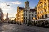 Städtetrip Augsburg: Fuggerei, Altstadt und Lech entspannt planen