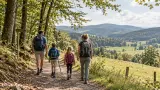 Familienwochenende im Taunus: Hessenpark, Opel-Zoo und leichte Waldwege planen